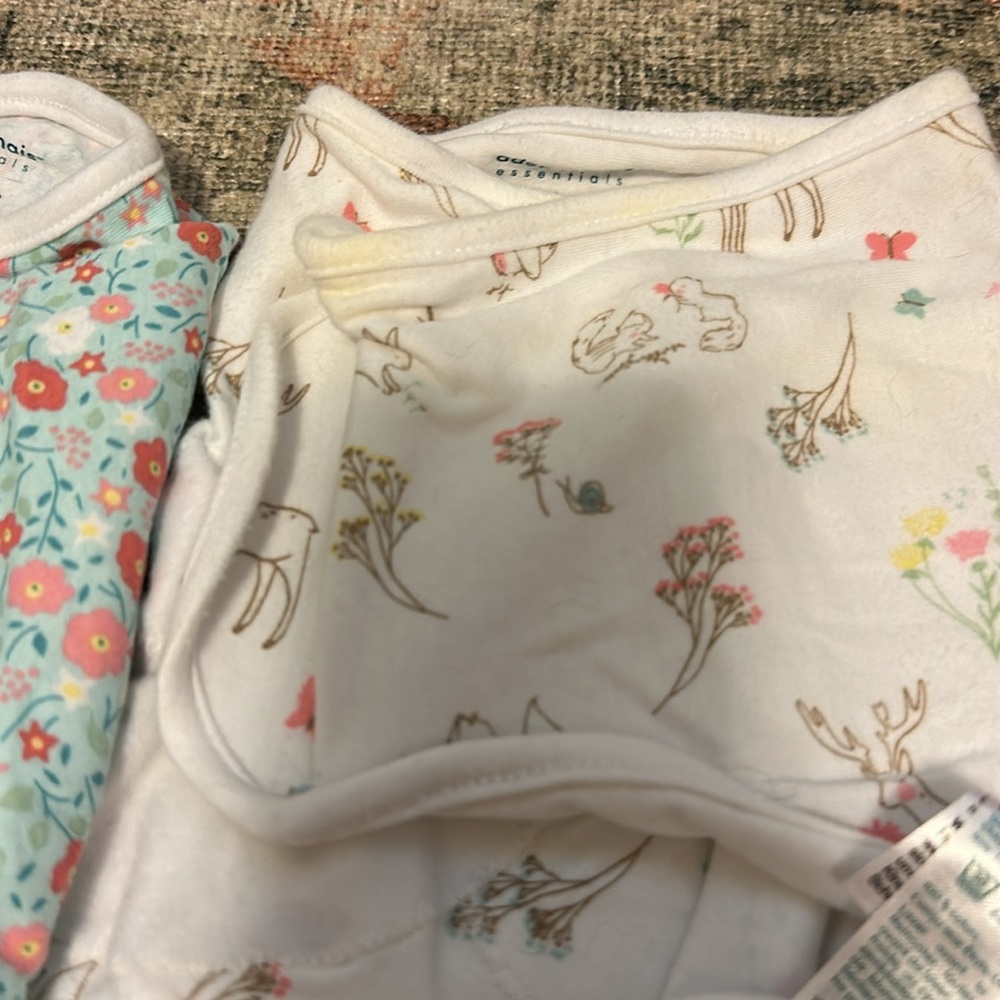 0-3 months sleepers and swaddles bundle - Picture 10 of 10